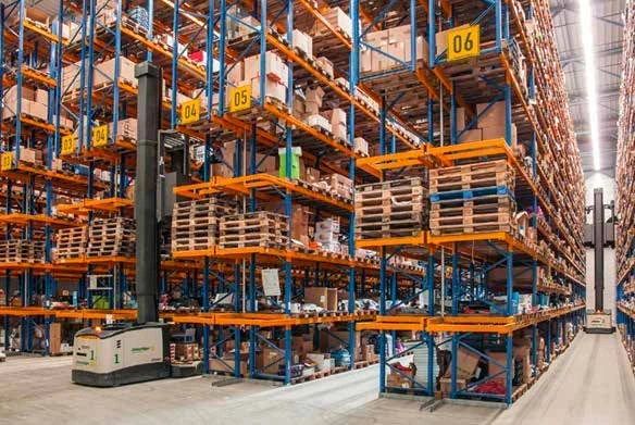 Logistics and warehouses aspirating smoke detection application